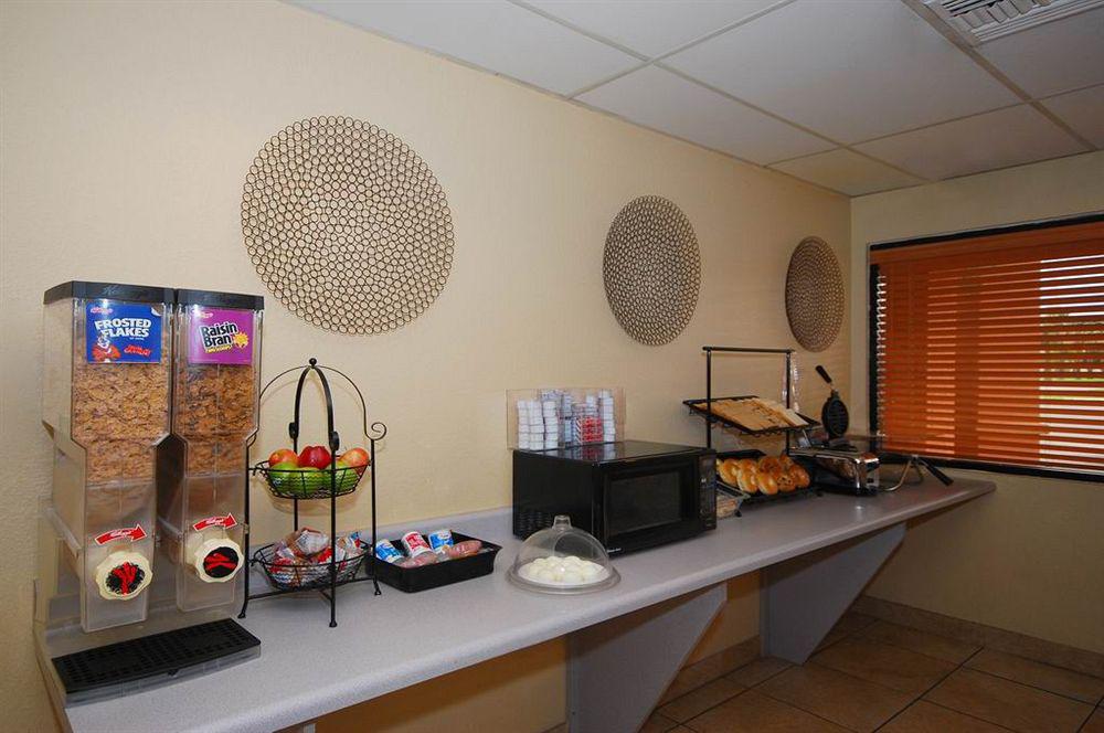 Quality Inn & Suites Downtown פיניקס מראה חיצוני תמונה